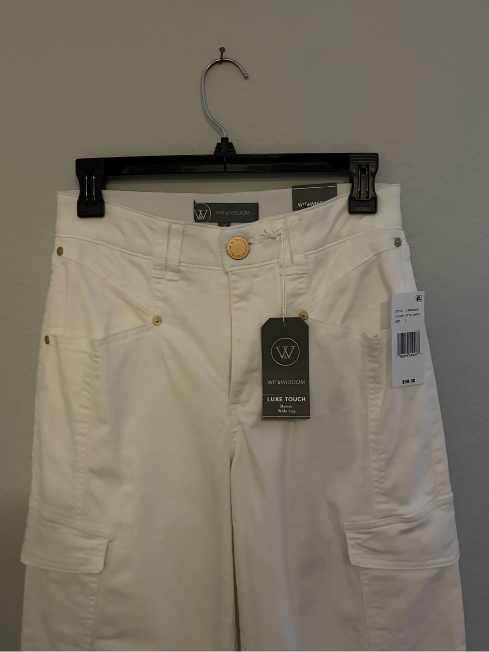 NWT Wit & Wisdom Luxe Touch White Women's Cargo pants